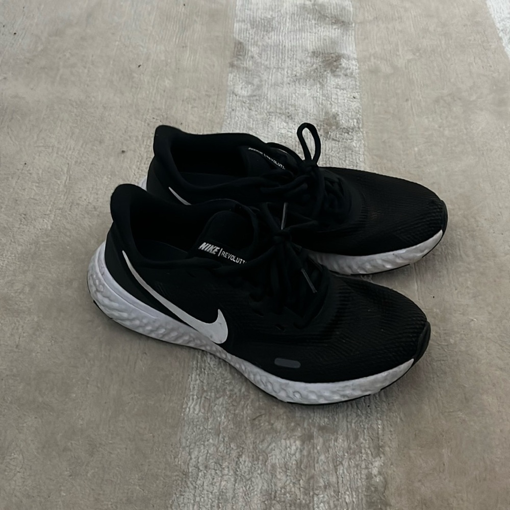 Nike Black Sneakers